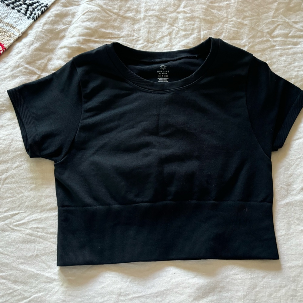 Offline by Aerie Seamless Crewneck Cropped Tee Black - BUNDLE AND MAKE AN OFFER